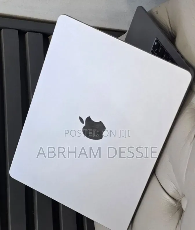 New Laptop Apple MacBook Air 2022 M2 8GB Apple M2 SSD 256GB
