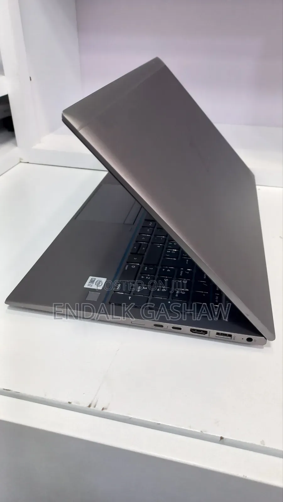 New Laptop HP ZBook Firefly G8 16GB Intel Core i7 SSD 512GB