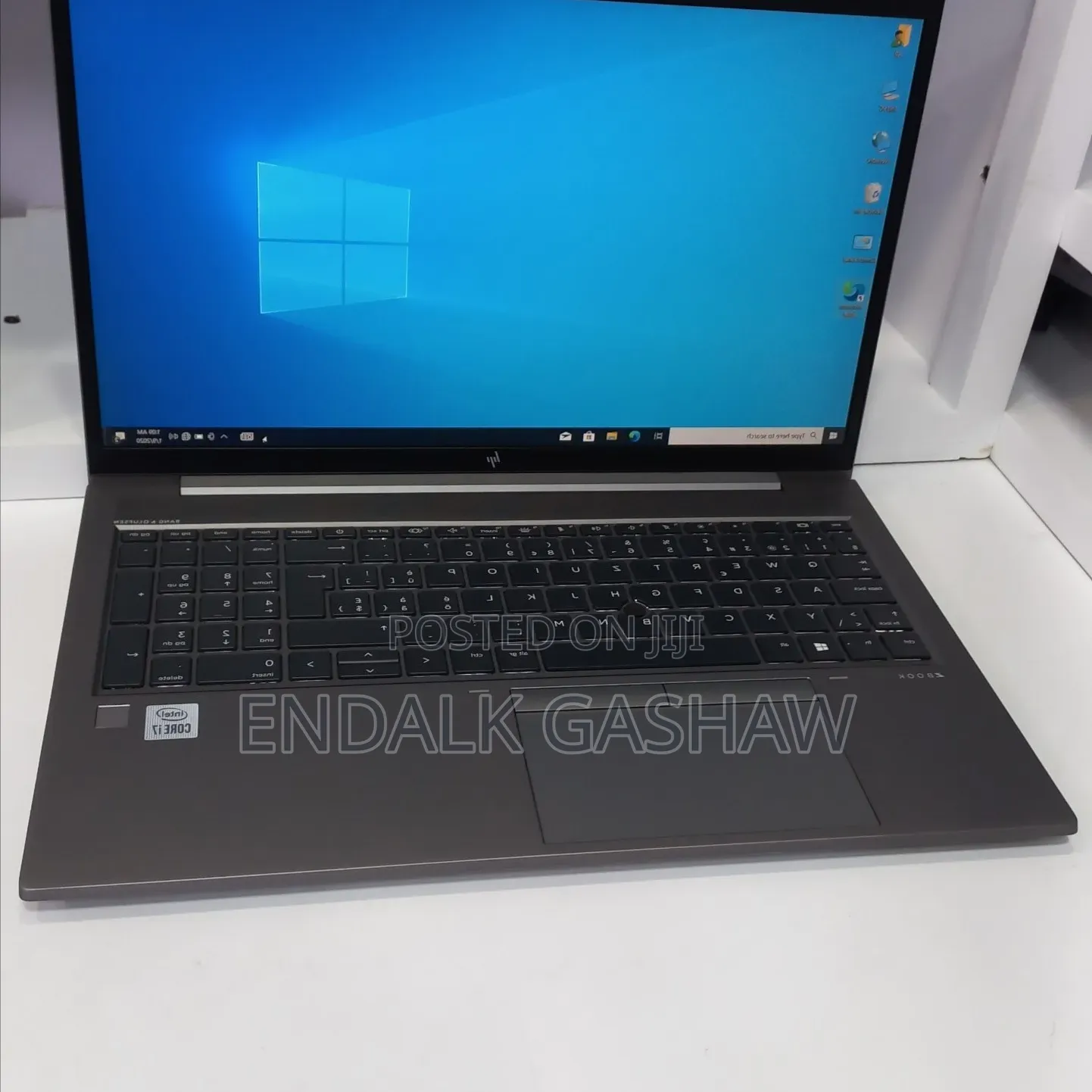 New Laptop HP ZBook Firefly G8 16GB Intel Core i7 SSD 512GB