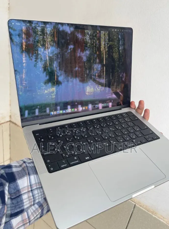 New Laptop Apple MacBook Pro 2024 M4 16GB Apple M4 Pro SSD 512GB