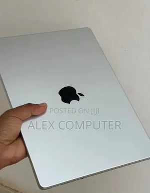 New Laptop Apple MacBook Pro 2024 M4 16GB Apple M4 Pro SSD 512GB
