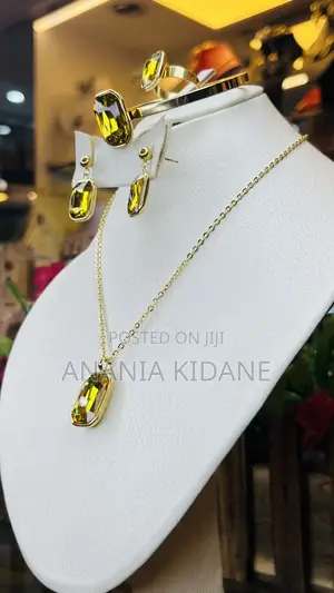 The Commercial Beauty Jewelry