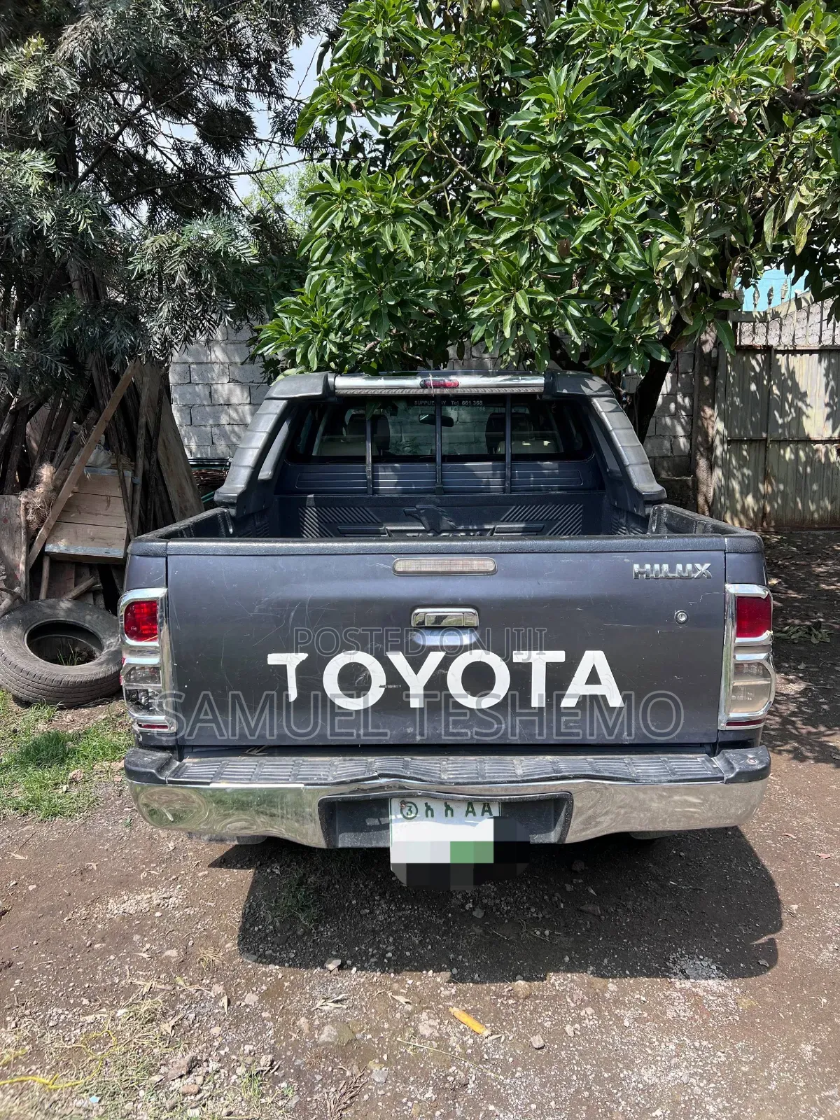 Toyota Hilux 2013 Black