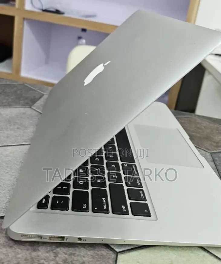 New Laptop Apple MacBook Air 2017 8GB Intel Core i5 SSD 256GB