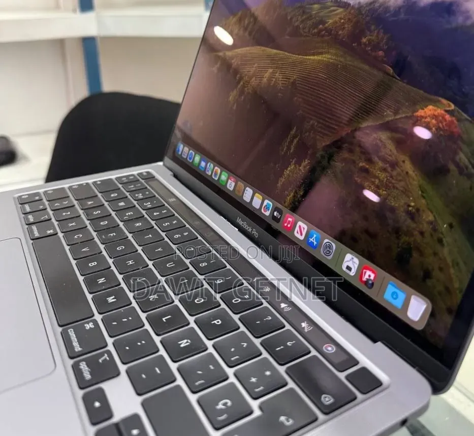New Laptop Apple MacBook Pro 2021 M1 16GB Apple M1 SSD 512GB
