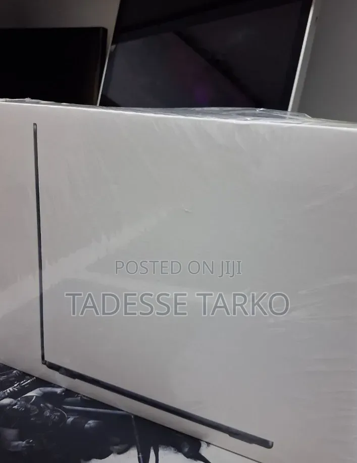 New Laptop Apple MacBook Air 2022 M2 8GB Apple M2 SSD 256GB