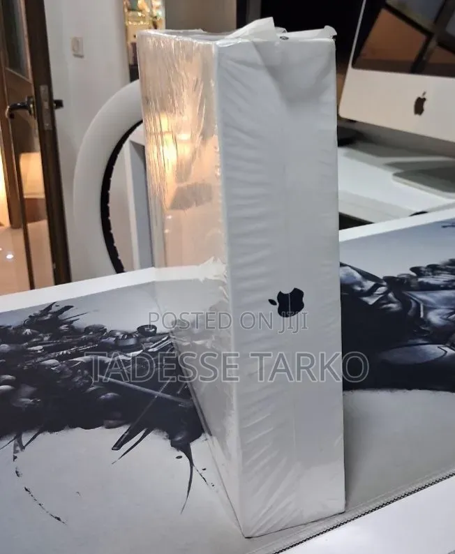 New Laptop Apple MacBook Air 2022 M2 8GB Apple M2 SSD 256GB