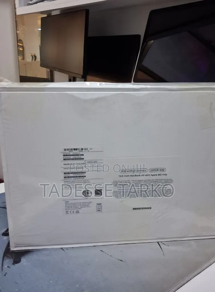 New Laptop Apple MacBook Air 2022 M2 8GB Apple M2 SSD 256GB