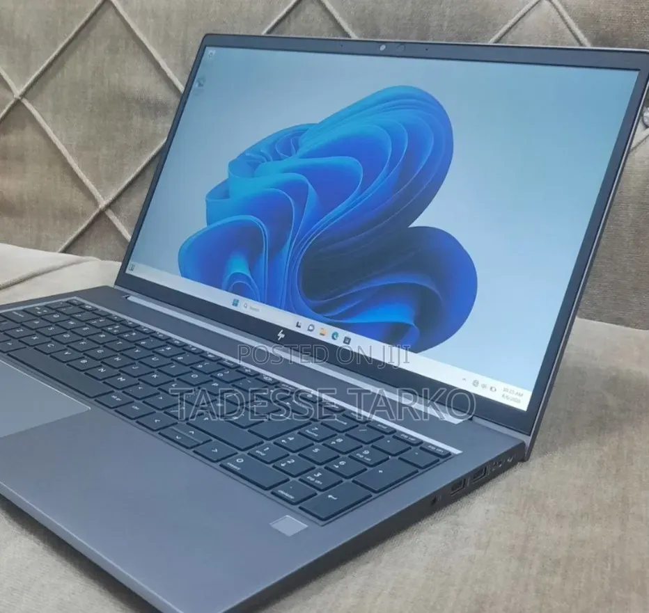 New Laptop HP ZBook Firefly G9 16GB Intel Core i7 SSD 1T