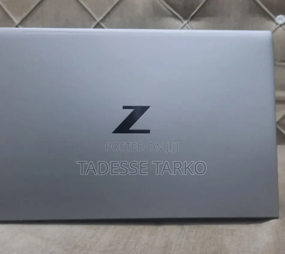 New Laptop HP ZBook Firefly G9 16GB Intel Core i7 SSD 1T