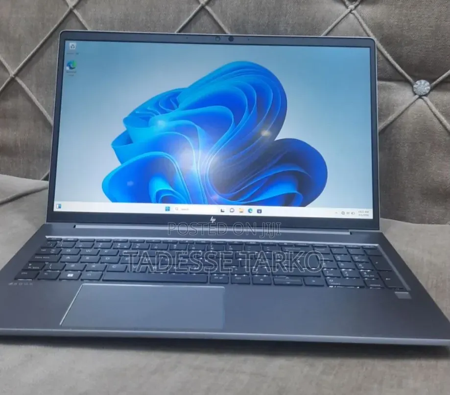 New Laptop HP ZBook Firefly G9 16GB Intel Core i7 SSD 1T