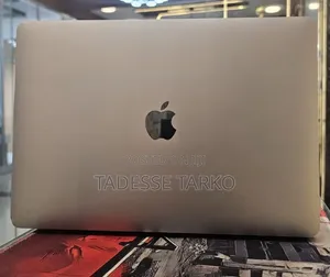 New Laptop Apple MacBook Pro 2020 M1 16GB Apple M1 Pro SSD 256GB