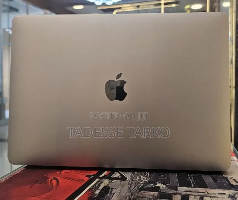 New Laptop Apple MacBook Pro 2020 M1 16GB Apple M1 Pro SSD 256GB