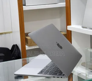 New Laptop Apple MacBook Pro 2019 16GB Intel Core i7 SSD 512GB