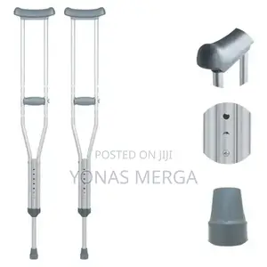 Pair Axillary Crutches輪來center Tube That Provide Load-Bearing Strength