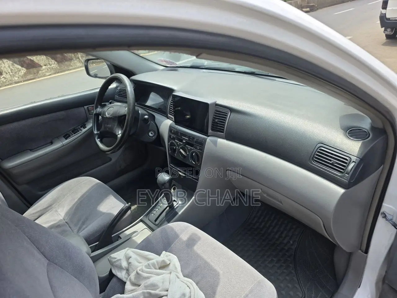 Toyota Corolla 2001 White