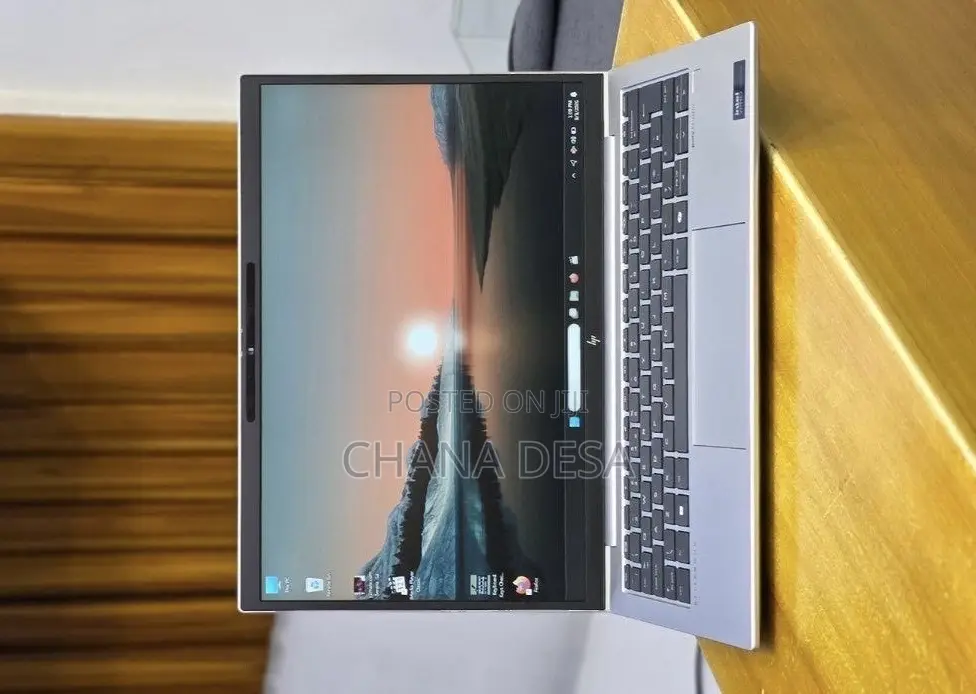 New Laptop HP Elitebook 830 G11 16GB Intel Core Ultra 7 SSD 512GB