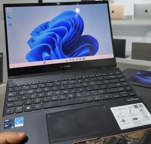 New Laptop Asus Zenbook 15 OLED 16GB Intel Core i7 SSD 512GB