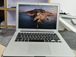 New Laptop Apple MacBook Pro 2017 8GB Intel Core i7 SSD 256GB