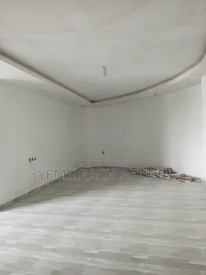 3bdrm Apartment in Gollagul, Bole for sale