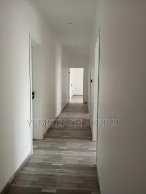 3bdrm Apartment in Gollagul, Bole for sale