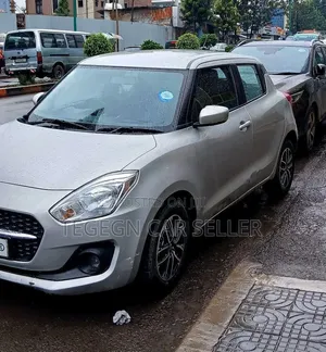 Suzuki Swift 2022 Gray