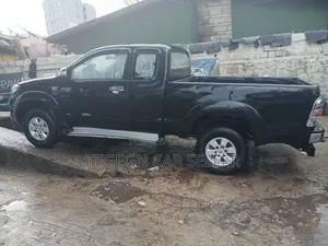 Toyota Hilux 2010 Black