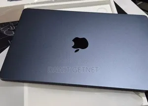 New Laptop Apple MacBook Air 2022 M2 8GB Apple M2 SSD 256GB
