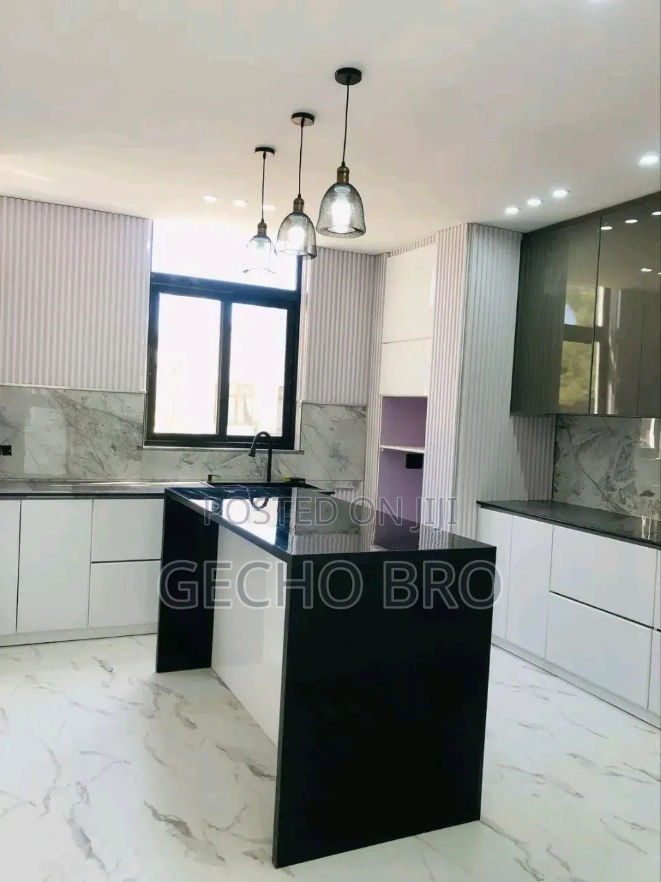 Furnished 7bdrm House in Bole for sale