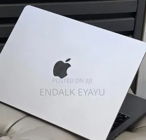 New Laptop Apple MacBook Air 2022 M2 8GB Apple M2 SSD 256GB