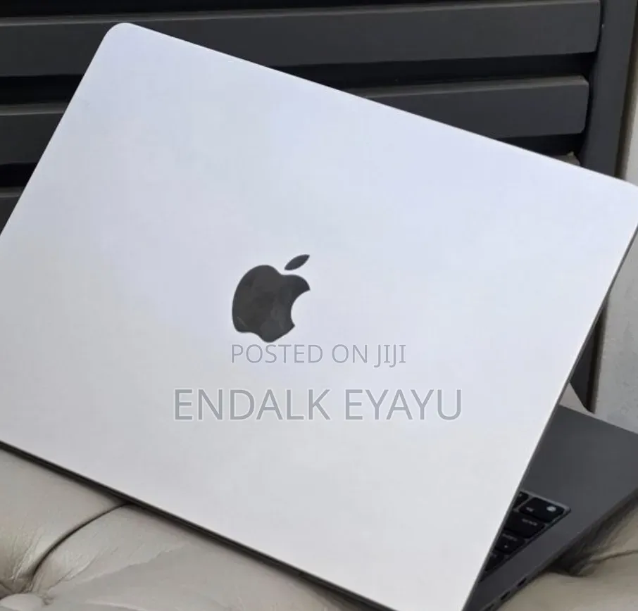 New Laptop Apple MacBook Air 2022 M2 8GB Apple M2 SSD 256GB