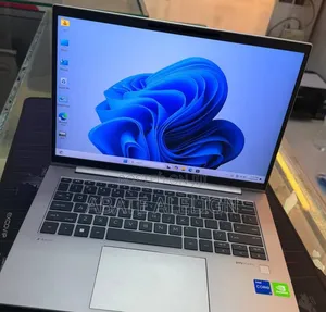 New Laptop HP ZBook Firefly 16inch G9 16GB Intel Core i7 SSD 512GB