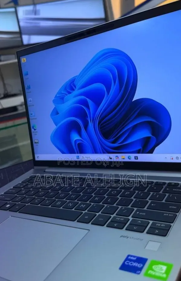 New Laptop HP ZBook Firefly 16inch G9 16GB Intel Core i7 SSD 512GB