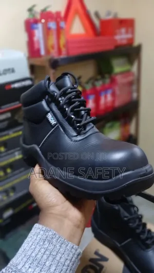 ቀለል ያለ ሴፍቲ ጫማ Light Safety Shoe 不然አዳነ ሴፍቲ