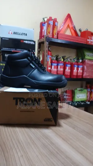 ቀለል ያለ ሴፍቲ ጫማ Light Safety Shoe 不然አዳነ ሴፍቲ