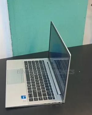 New Laptop HP EliteBook 840 G8 16GB Intel Core i5 SSD 512GB