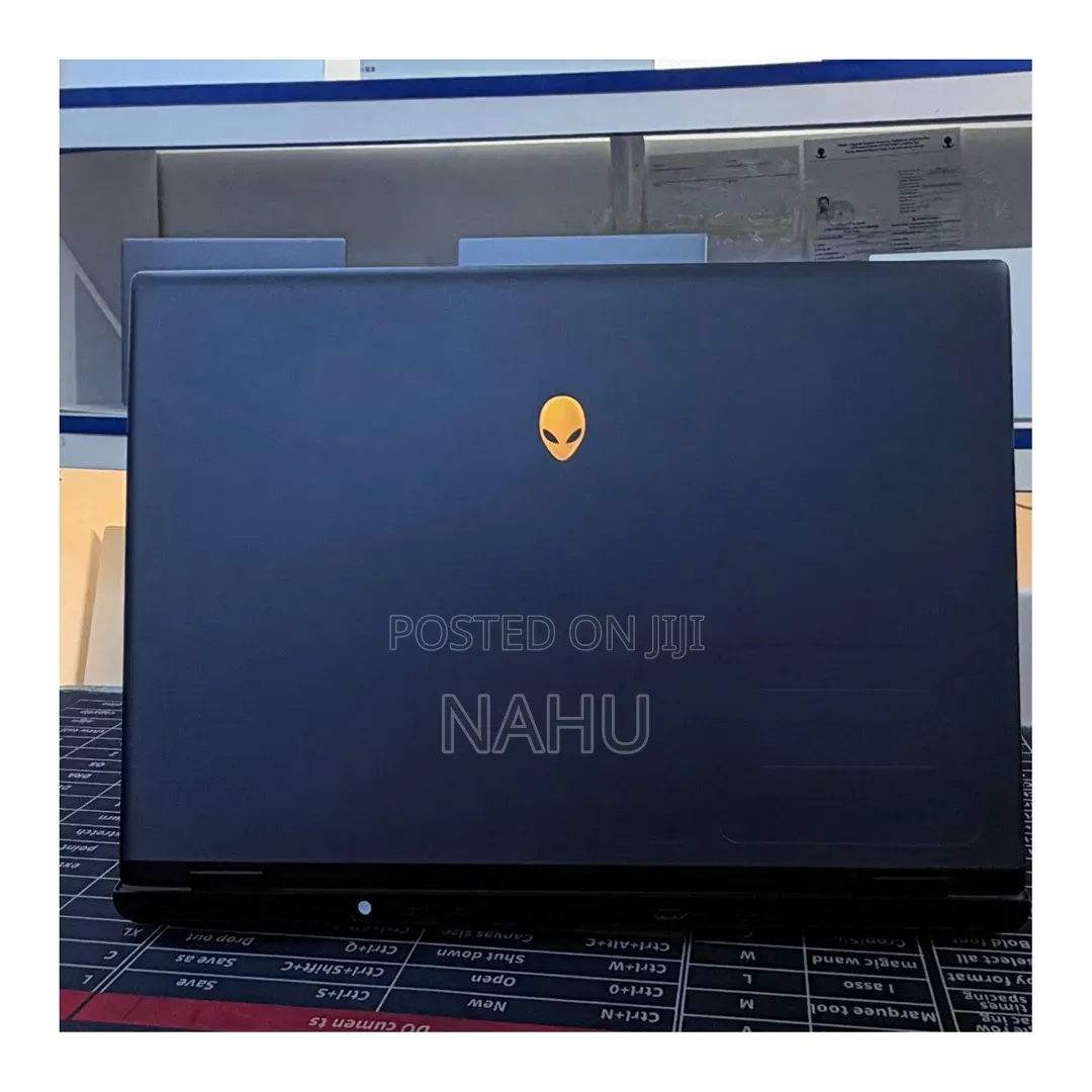 New Laptop Alienware M15 r3 16GB Intel Core Ultra 9 SSD 512GB