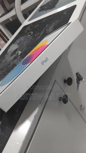 New Apple iPad (2025) 128 GB