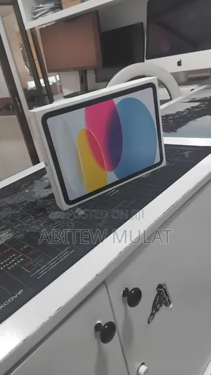 New Apple iPad (2025) 128 GB