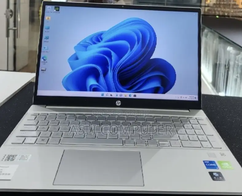 New Laptop HP Pavilion 15 16GB Intel Core i5 SSD 512GB