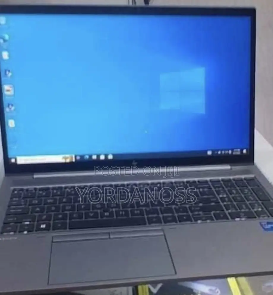 New Laptop HP ZBook Firefly G8 16GB Intel Core i7 SSD 512GB