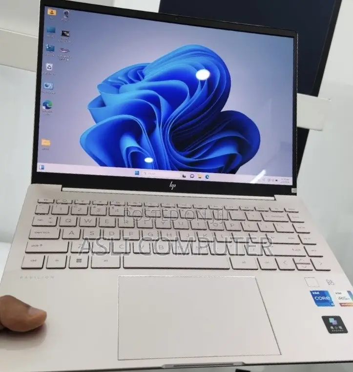 New Laptop HP Pavilion 14 16GB Intel Core i7 SSD 512GB