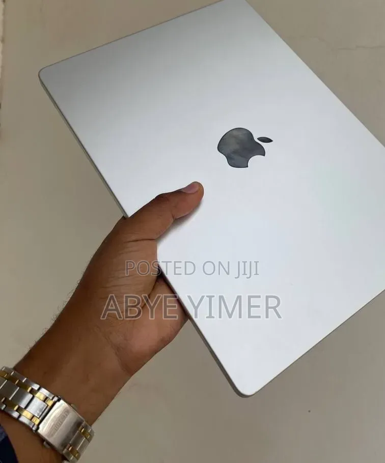 New Laptop Apple MacBook Pro 2024 M4 16GB Apple M4 SSD 512GB