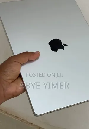New Laptop Apple MacBook Pro 2024 M4 16GB Apple M4 SSD 512GB
