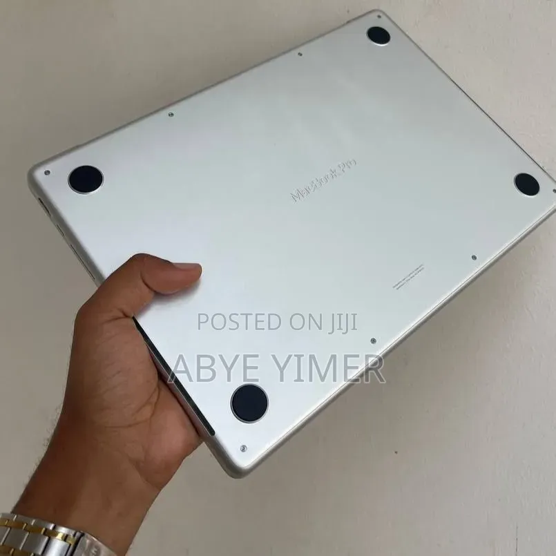 New Laptop Apple MacBook Pro 2024 M4 16GB Apple M4 SSD 512GB