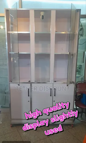 High Quality Display Cabinet, All Most New በቅርብ የተሰራ