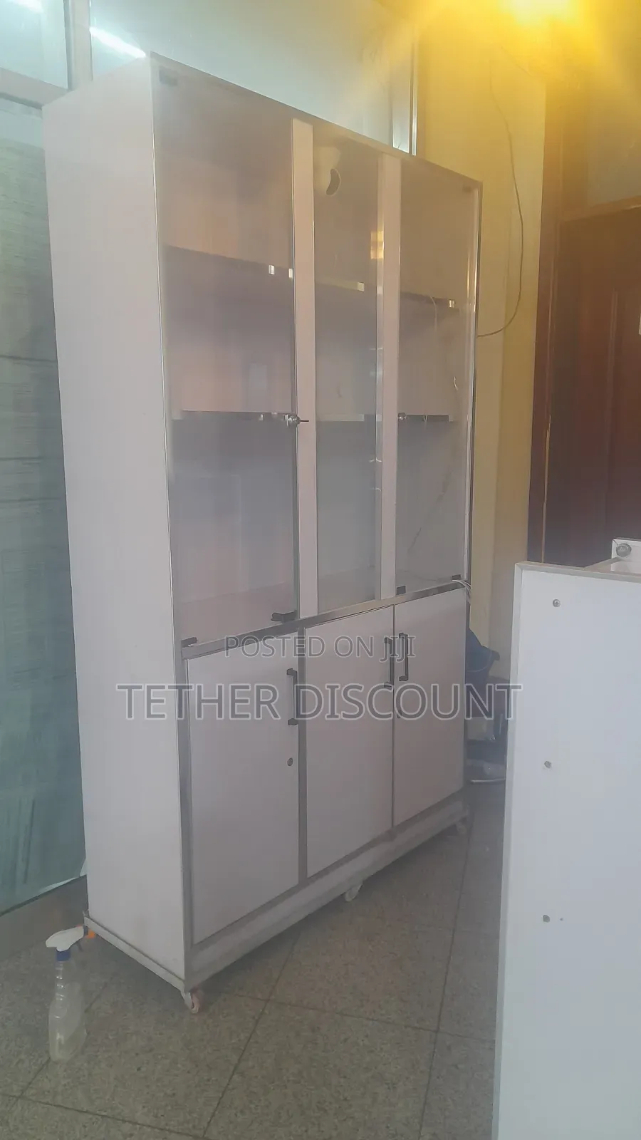 High Quality Display Cabinet, All Most New በቅርብ የተሰራ