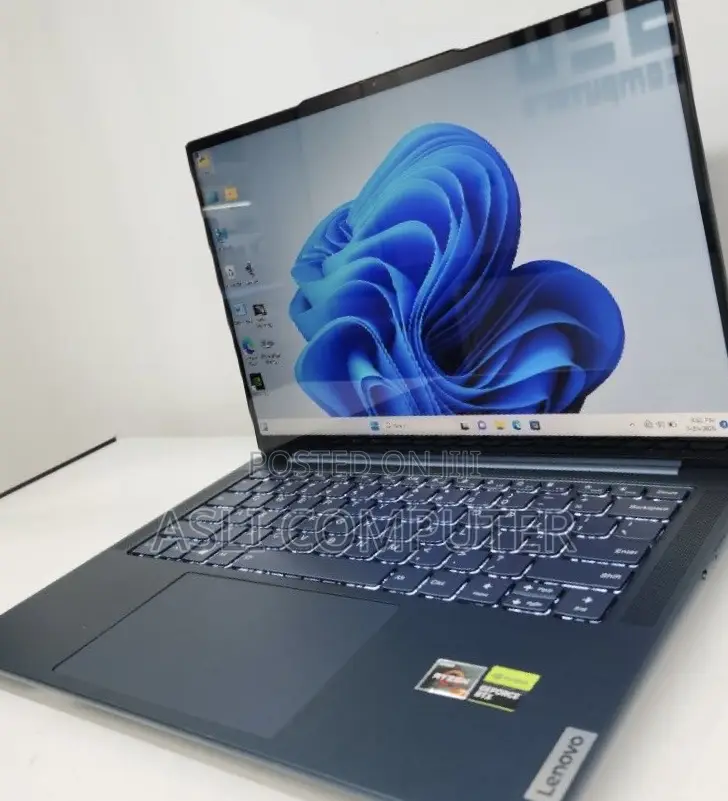 New Laptop Lenovo 16GB AMD Ryzen 7 SSD 512GB