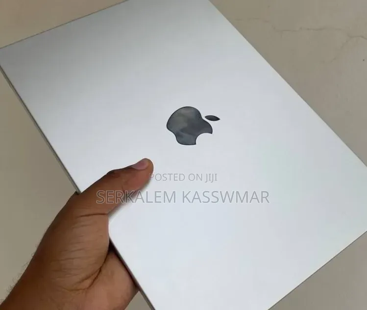 New Laptop Apple MacBook Pro 2024 M4 Pro 16GB Apple M4 Pro SSD 512GB