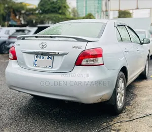 Toyota Yaris 2011 White